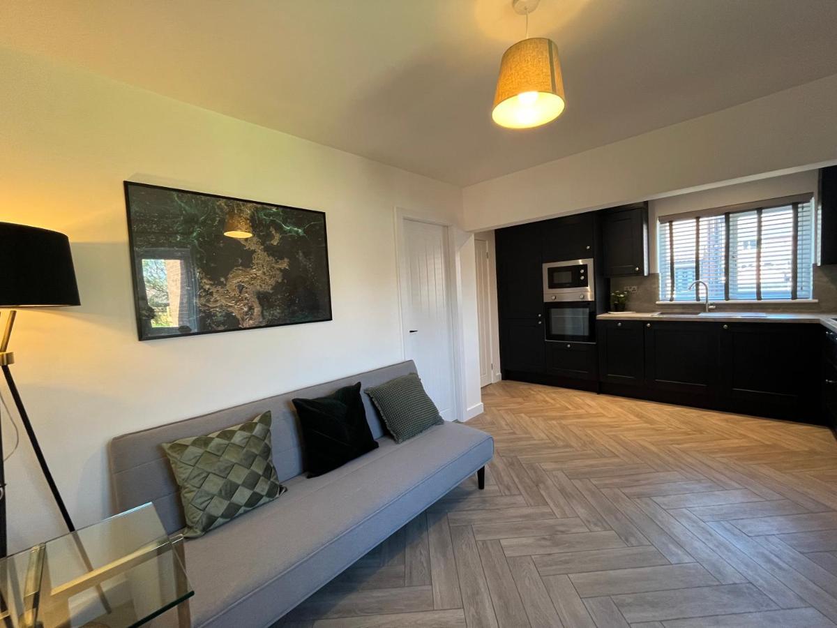 Contemporary 1 Bedroom Apartment Normanton  ภายนอก รูปภาพ